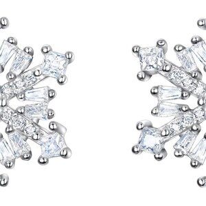 925 Sterling Silver Cubic Zirconia Winter Snowflake Flower Elegant Stud Earrings